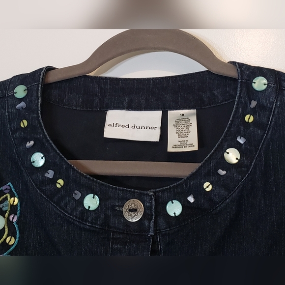 Alfred Dunner Denim Shacket Button Down Size 18 Shirt Jacket Butterflies Embroid - Picture 8 of 11